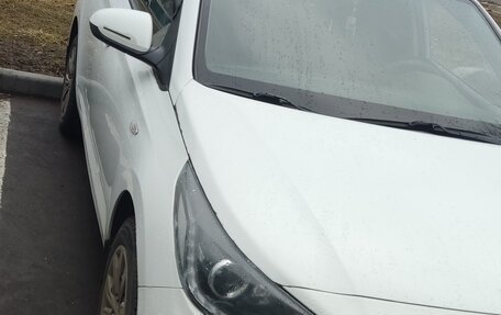Hyundai Solaris II рестайлинг, 2017 год, 800 000 рублей, 4 фотография