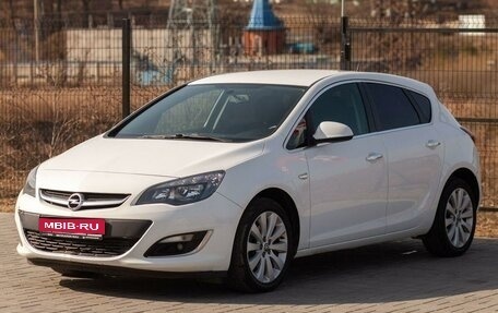 Opel Astra J, 2013 год, 915 000 рублей, 1 фотография