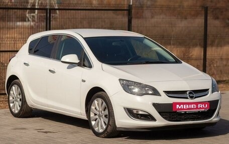 Opel Astra J, 2013 год, 915 000 рублей, 3 фотография