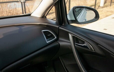 Opel Astra J, 2013 год, 915 000 рублей, 38 фотография