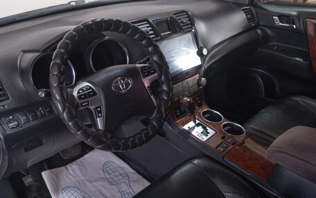 Toyota Highlander III, 2011 год, 2 089 000 рублей, 8 фотография