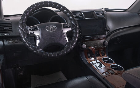 Toyota Highlander III, 2011 год, 2 089 000 рублей, 9 фотография