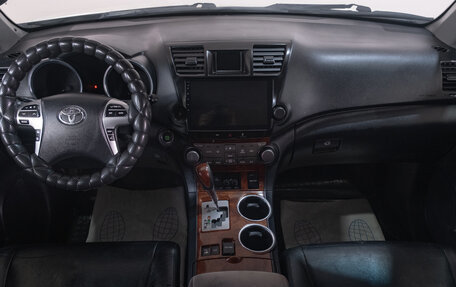 Toyota Highlander III, 2011 год, 2 089 000 рублей, 10 фотография