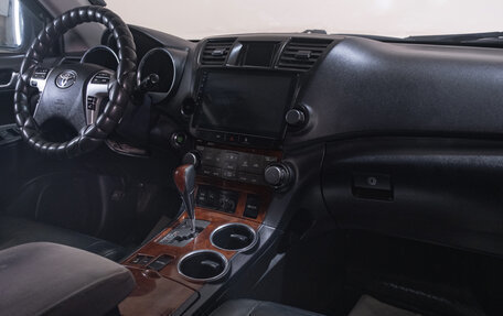 Toyota Highlander III, 2011 год, 2 089 000 рублей, 18 фотография