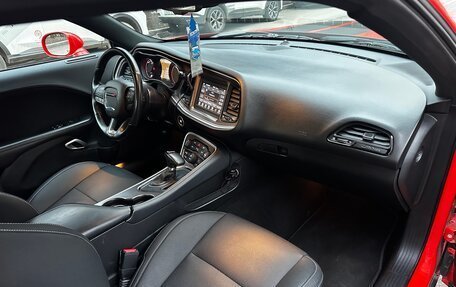 Dodge Challenger III рестайлинг 2, 2021 год, 4 799 999 рублей, 6 фотография