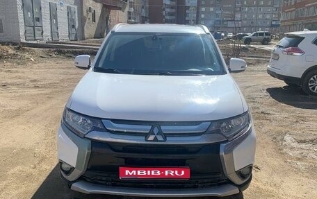 Mitsubishi Outlander III рестайлинг 3, 2018 год, 1 600 000 рублей, 1 фотография