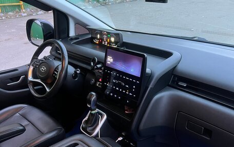 Hyundai Staria, 2022 год, 3 750 000 рублей, 25 фотография