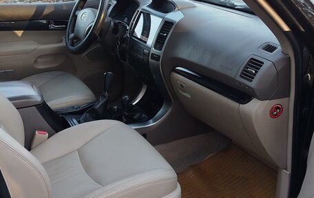 Toyota Land Cruiser Prado 120 рестайлинг, 2007 год, 2 630 000 рублей, 2 фотография