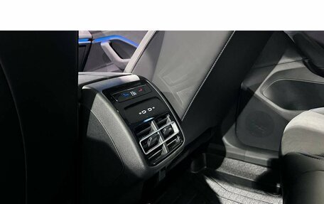 Volkswagen Tiguan, 2024 год, 5 400 000 рублей, 12 фотография