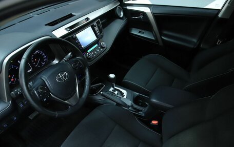 Toyota RAV4, 2017 год, 2 590 000 рублей, 10 фотография