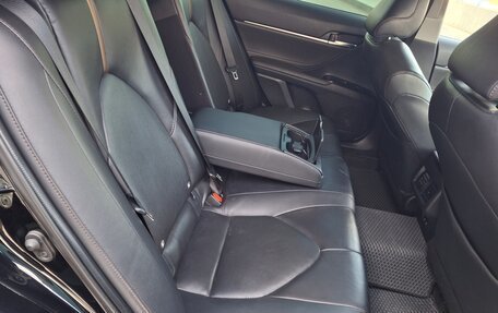 Toyota Camry, 2019 год, 2 900 000 рублей, 10 фотография