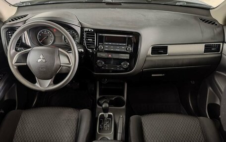 Mitsubishi Outlander III рестайлинг 3, 2015 год, 1 253 500 рублей, 9 фотография