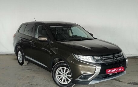 Mitsubishi Outlander III рестайлинг 3, 2015 год, 1 253 500 рублей, 3 фотография
