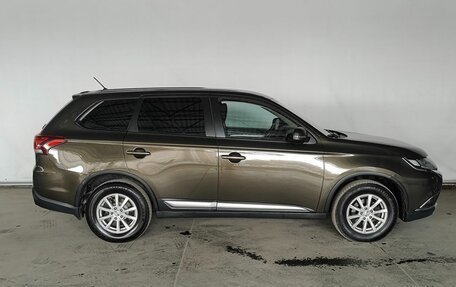 Mitsubishi Outlander III рестайлинг 3, 2015 год, 1 253 500 рублей, 8 фотография