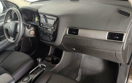 Mitsubishi Outlander III рестайлинг 3, 2015 год, 1 253 500 рублей, 11 фотография