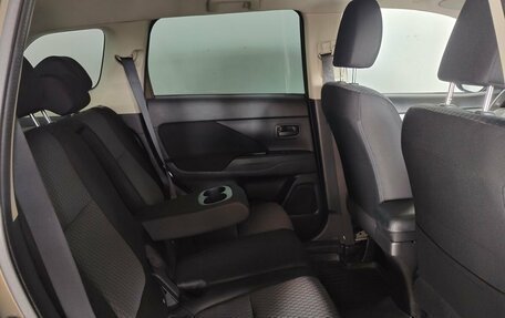 Mitsubishi Outlander III рестайлинг 3, 2015 год, 1 253 500 рублей, 10 фотография