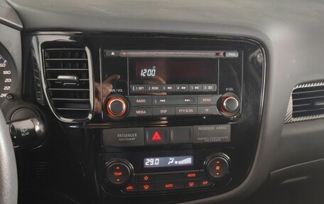 Mitsubishi Outlander III рестайлинг 3, 2015 год, 1 253 500 рублей, 12 фотография