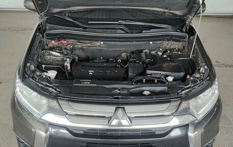 Mitsubishi Outlander III рестайлинг 3, 2015 год, 1 253 500 рублей, 14 фотография