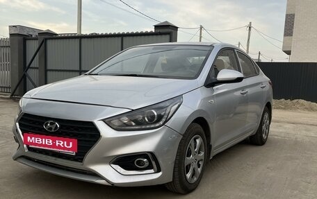 Hyundai Solaris II рестайлинг, 2018 год, 999 999 рублей, 3 фотография