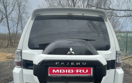 Mitsubishi Pajero IV, 2015 год, 3 000 000 рублей, 4 фотография