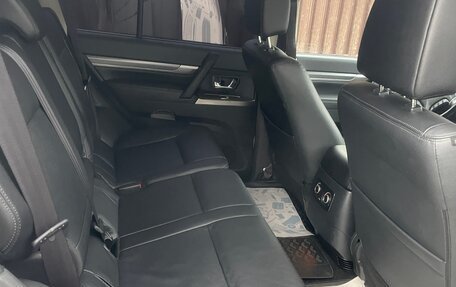 Mitsubishi Pajero IV, 2015 год, 3 000 000 рублей, 15 фотография