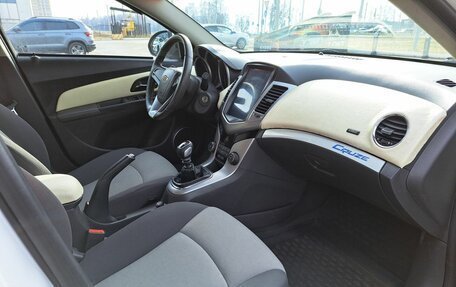 Chevrolet Cruze II, 2010 год, 620 000 рублей, 13 фотография