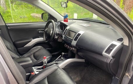 Mitsubishi Outlander III рестайлинг 3, 2011 год, 1 450 000 рублей, 11 фотография
