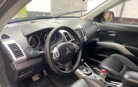Mitsubishi Outlander III рестайлинг 3, 2011 год, 1 450 000 рублей, 8 фотография