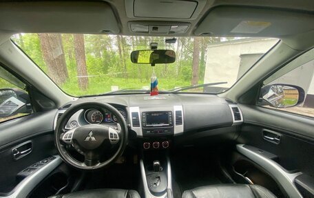 Mitsubishi Outlander III рестайлинг 3, 2011 год, 1 450 000 рублей, 10 фотография