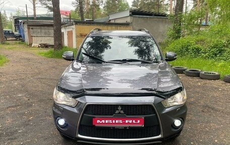 Mitsubishi Outlander III рестайлинг 3, 2011 год, 1 450 000 рублей, 3 фотография