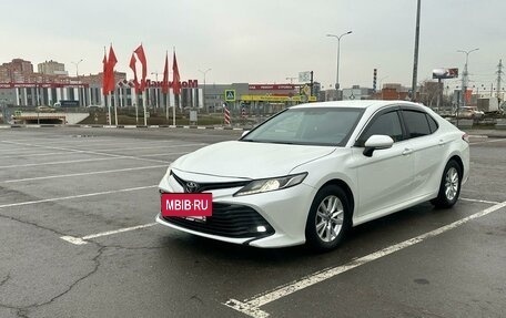 Toyota Camry, 2018 год, 1 950 000 рублей, 2 фотография