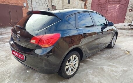 Opel Astra J, 2012 год, 700 000 рублей, 2 фотография