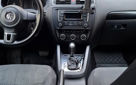 Volkswagen Jetta VI, 2013 год, 950 000 рублей, 6 фотография