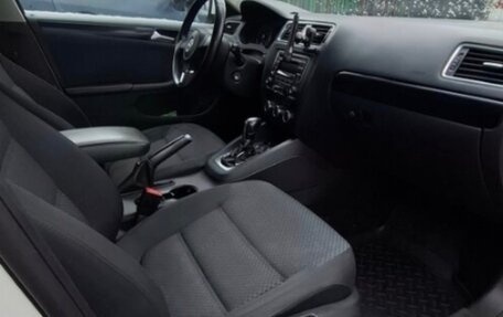 Volkswagen Jetta VI, 2013 год, 950 000 рублей, 8 фотография