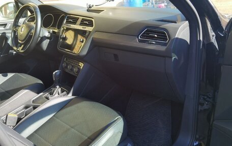 Volkswagen Tiguan II, 2020 год, 2 530 000 рублей, 13 фотография