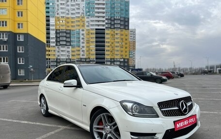 Mercedes-Benz C-Класс, 2011 год, 1 800 000 рублей, 1 фотография