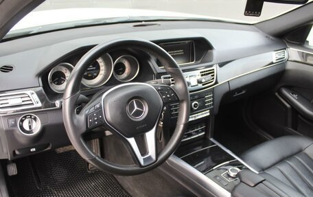 Mercedes-Benz E-Класс, 2015 год, 2 350 000 рублей, 11 фотография