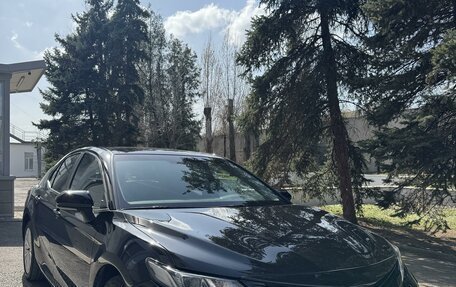 Toyota Camry, 2019 год, 2 800 000 рублей, 6 фотография