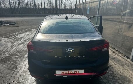 Hyundai Elantra VI рестайлинг, 2018 год, 1 400 000 рублей, 8 фотография