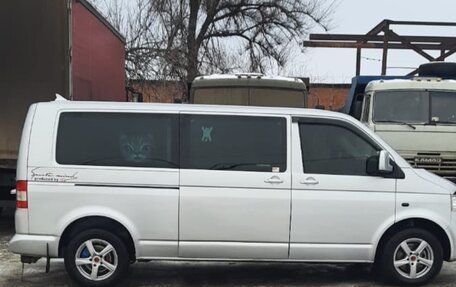 Volkswagen Caravelle T5, 2008 год, 1 800 000 рублей, 1 фотография