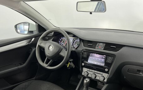 Skoda Octavia, 2019 год, 1 990 000 рублей, 14 фотография