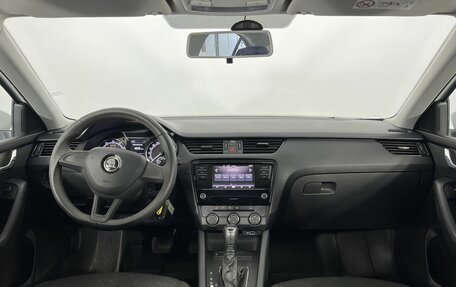 Skoda Octavia, 2019 год, 1 990 000 рублей, 15 фотография