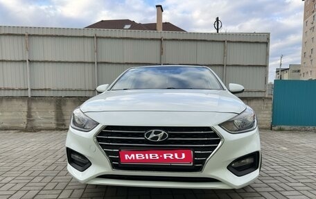 Hyundai Solaris II рестайлинг, 2019 год, 1 350 000 рублей, 1 фотография