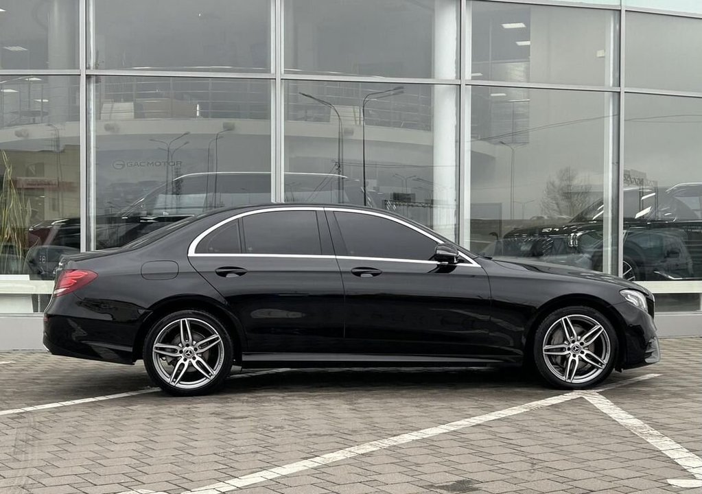 Mercedes-Benz E-Класс, 2019 год, 3 399 000 рублей, 4 фотография