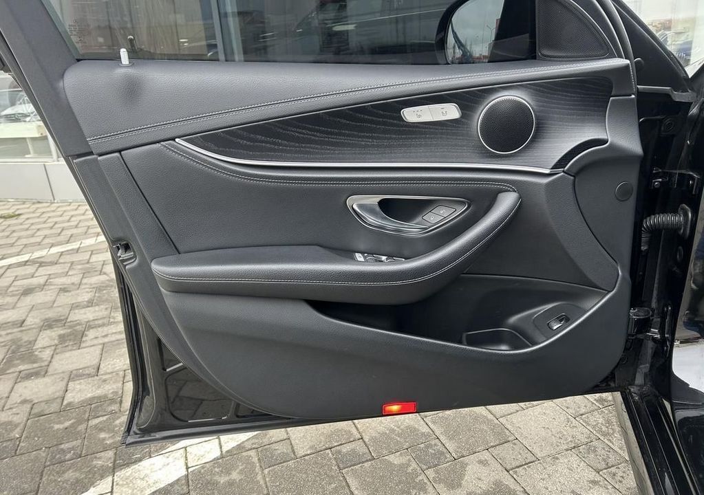 Mercedes-Benz E-Класс, 2019 год, 3 399 000 рублей, 8 фотография