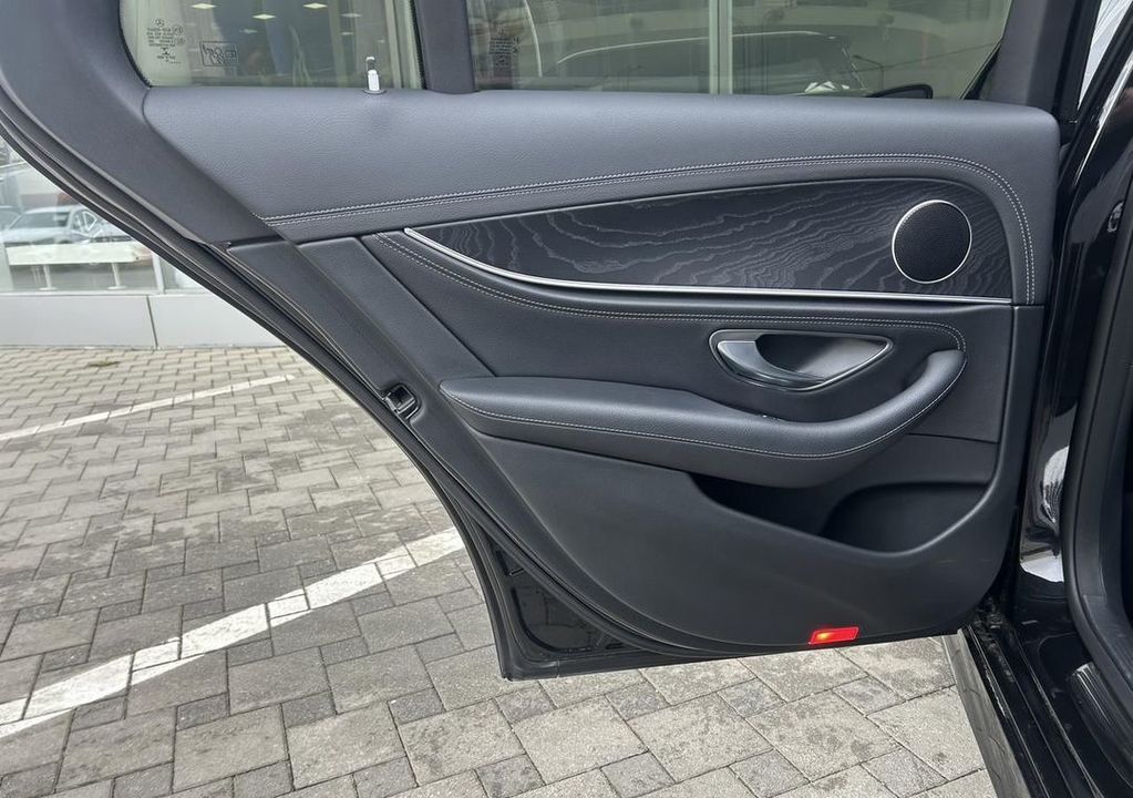 Mercedes-Benz E-Класс, 2019 год, 3 399 000 рублей, 9 фотография