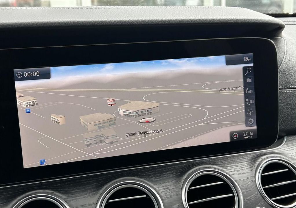 Mercedes-Benz E-Класс, 2019 год, 3 399 000 рублей, 25 фотография