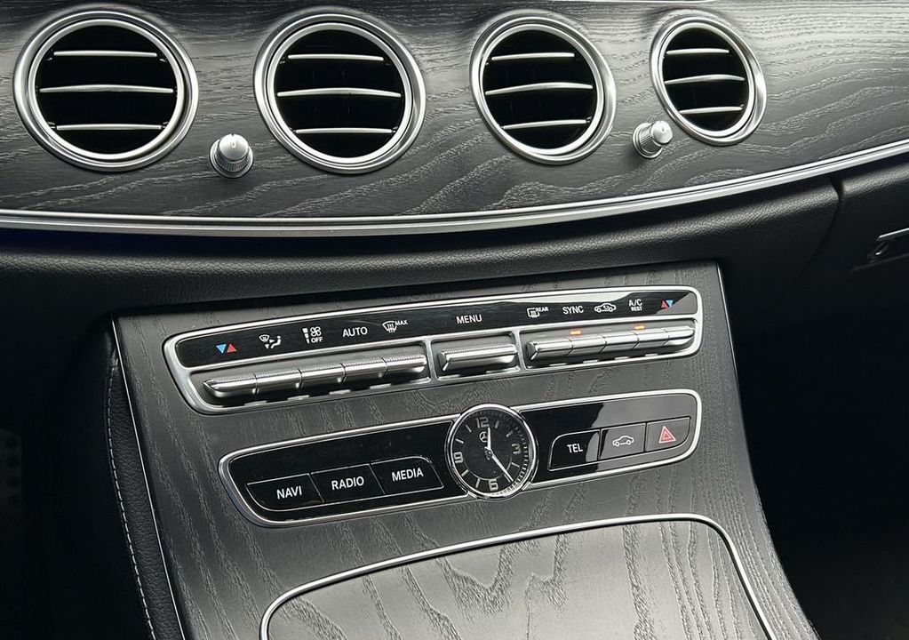 Mercedes-Benz E-Класс, 2019 год, 3 399 000 рублей, 22 фотография