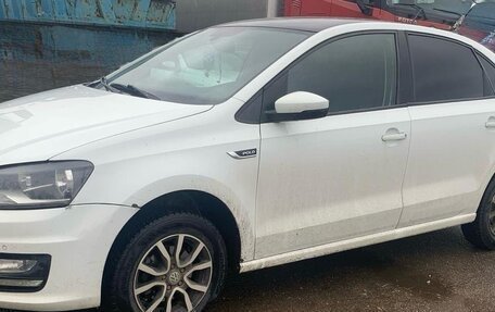 Volkswagen Polo VI (EU Market), 2015 год, 1 100 000 рублей, 2 фотография