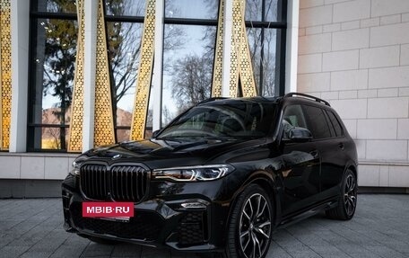 BMW X7, 2020 год, 2 фотография